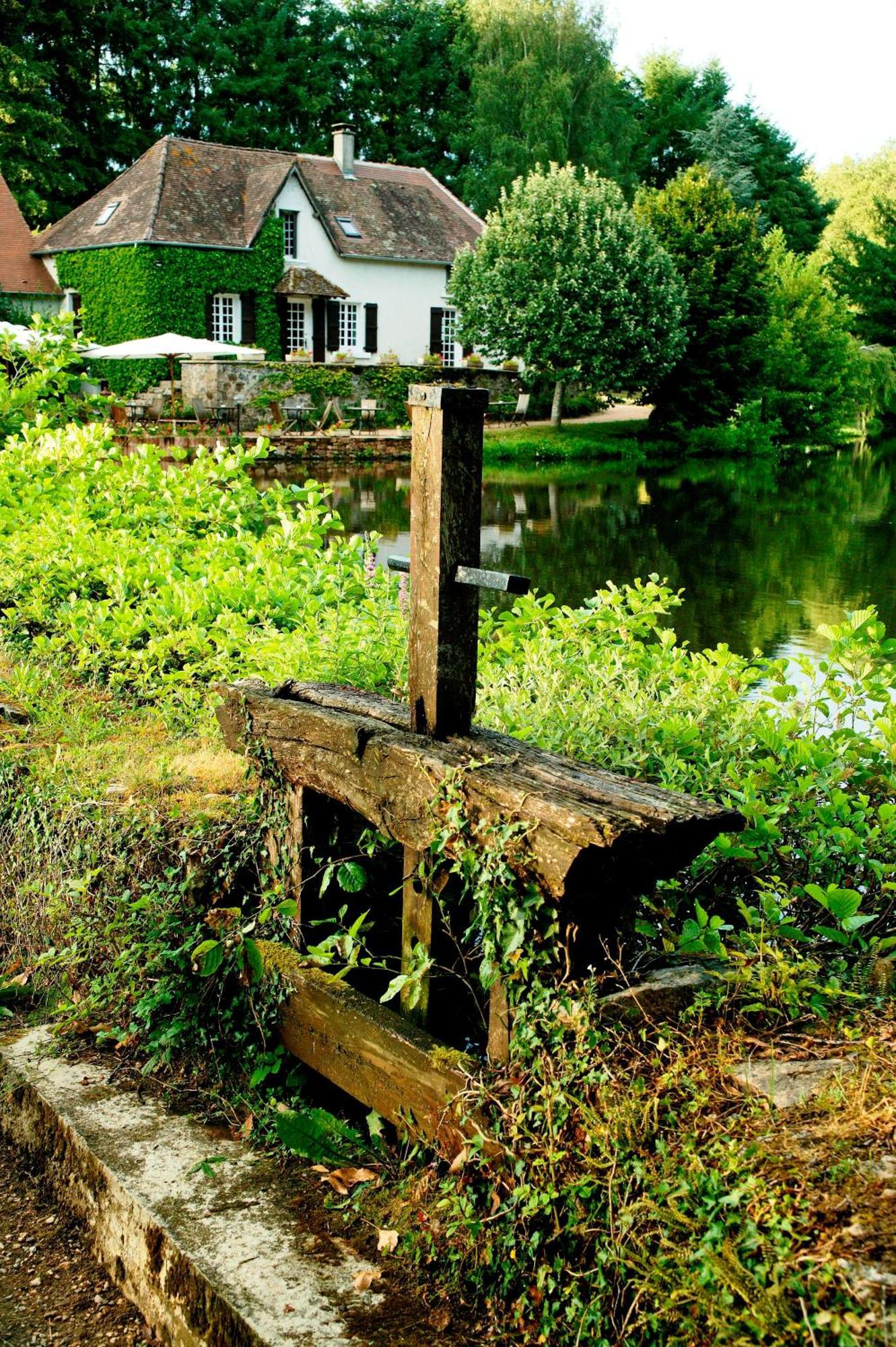 Au Moulin de La Gorce Bed and Breakfast La Roche-lʼAbeille Exterior foto